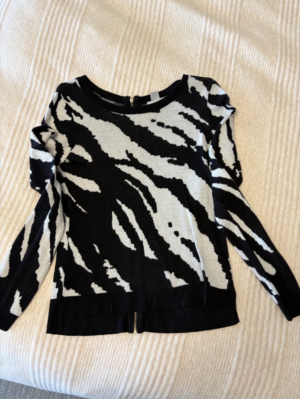 H&M Black and White Patterned Knit Sweater